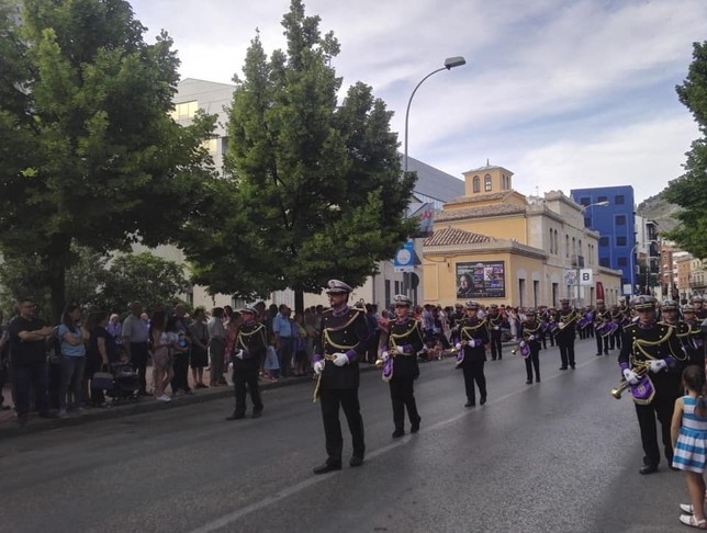 La Custodia recorre de forma majestuosa las calles de Cuenca