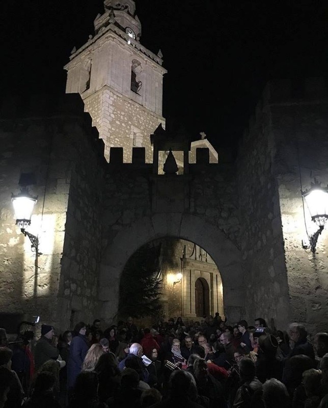 Caño Gordo canta el mayo cada 30 de abril pasadas las doce de la noche en el Arco de la Malena de Tarancón.