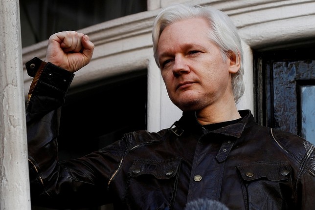 Suecia reabre la investigación contra Assange por violación