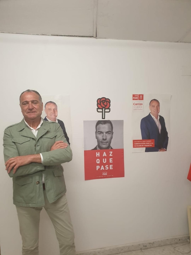 Carrizo, en la sede del PSOE, satisfecho tras conocer los resultados locales, provinciales y nacionales. 