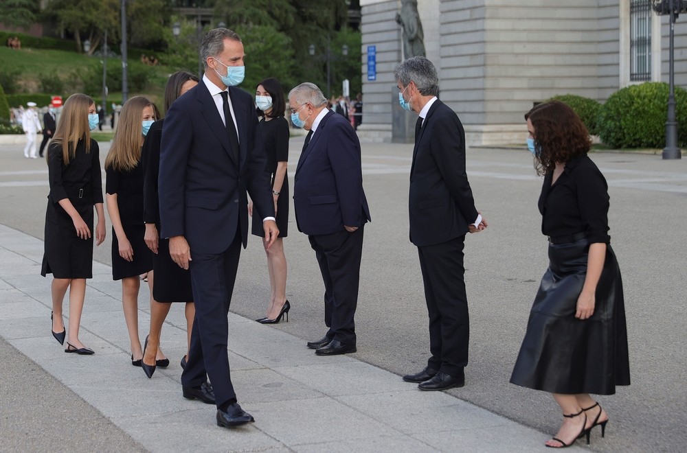 Los Reyes presiden un funeral por las víctimas de la COVID-1