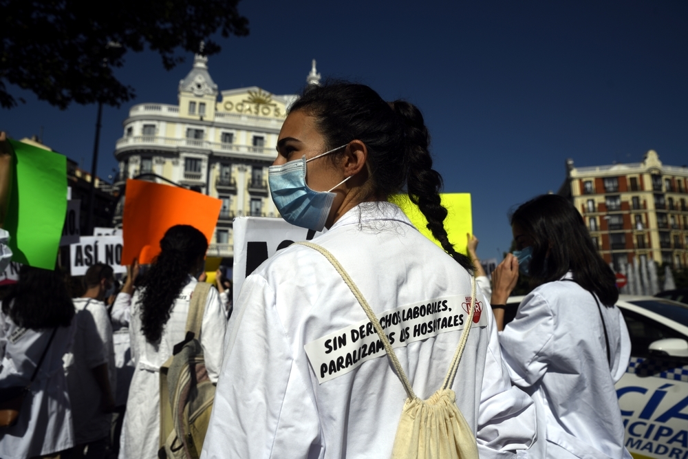 Los MIR se manifiestan en Madrid por un convenio digno