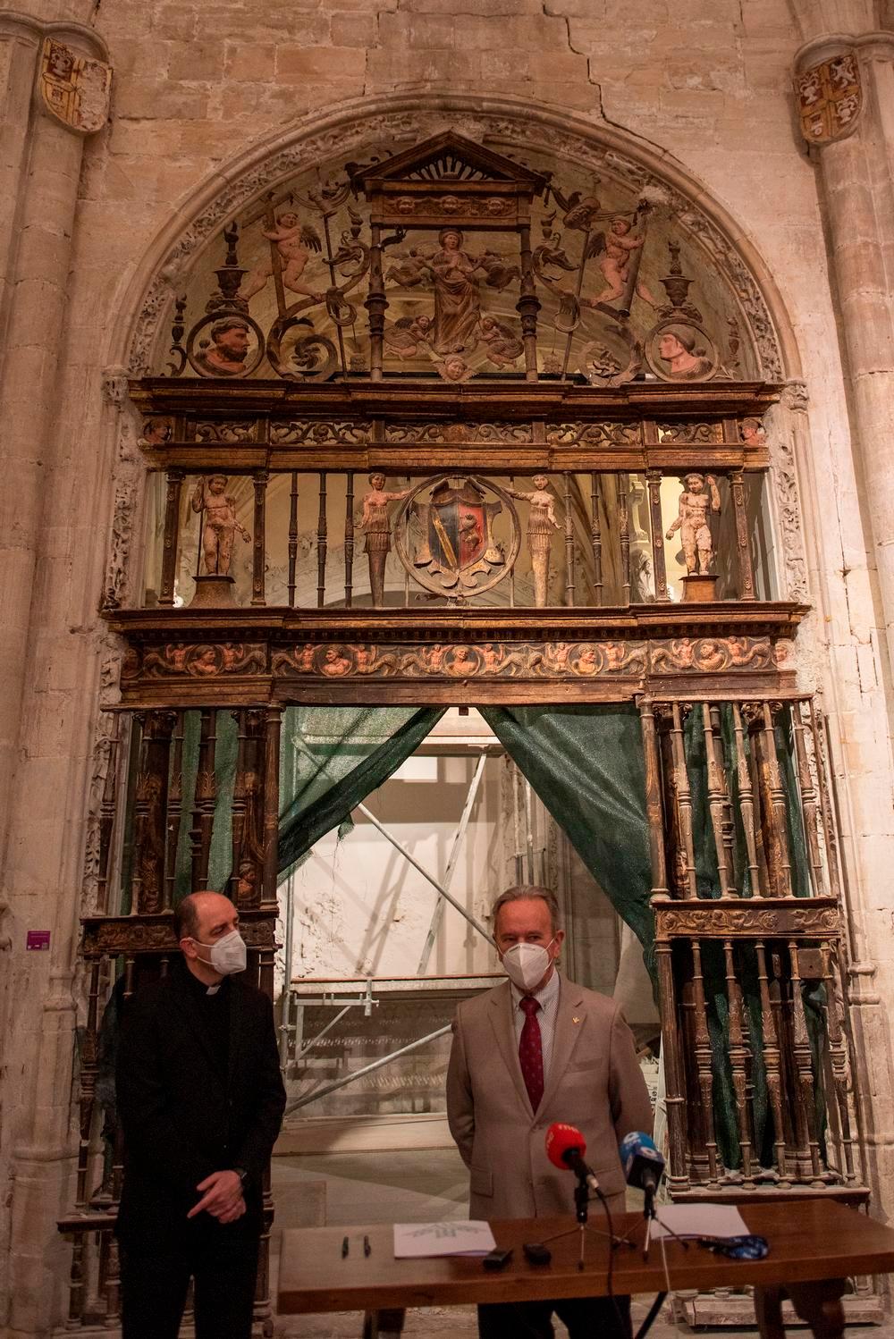 El retablo de la Capilla de la Asunción luce de nuevo 