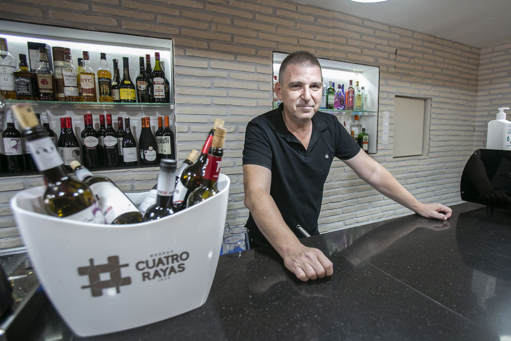 Juan Asensio, dueño del bar Martina