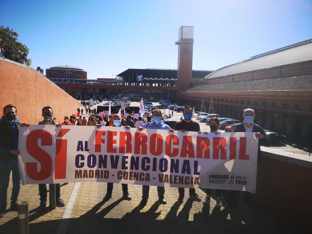 Cuenca Ahora y Pueblos con el Tren se manifestó en Madrid 