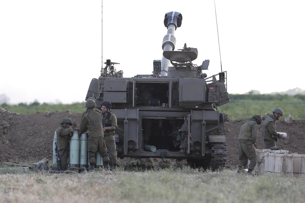 Israeli artillery at Gaza border  / ATEF SAFADI
