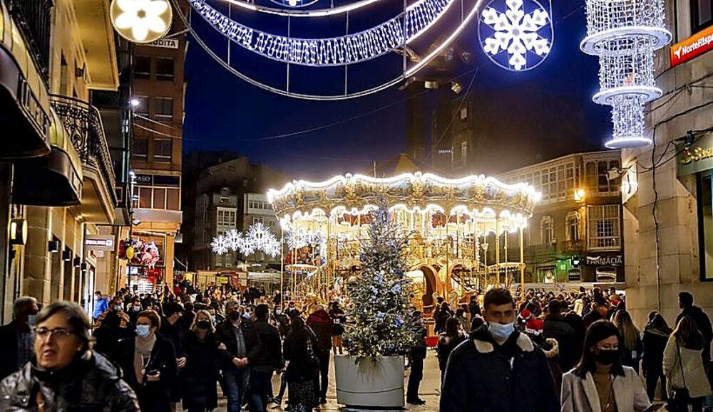 El bullicio y el ruido son constantes en las zonas donde están instaladas unas atracciones que llenan la localidad de turistas sobre todo los fines de semana y que han convertido a Vigo en una cita imprescindible en el calendario navideño.