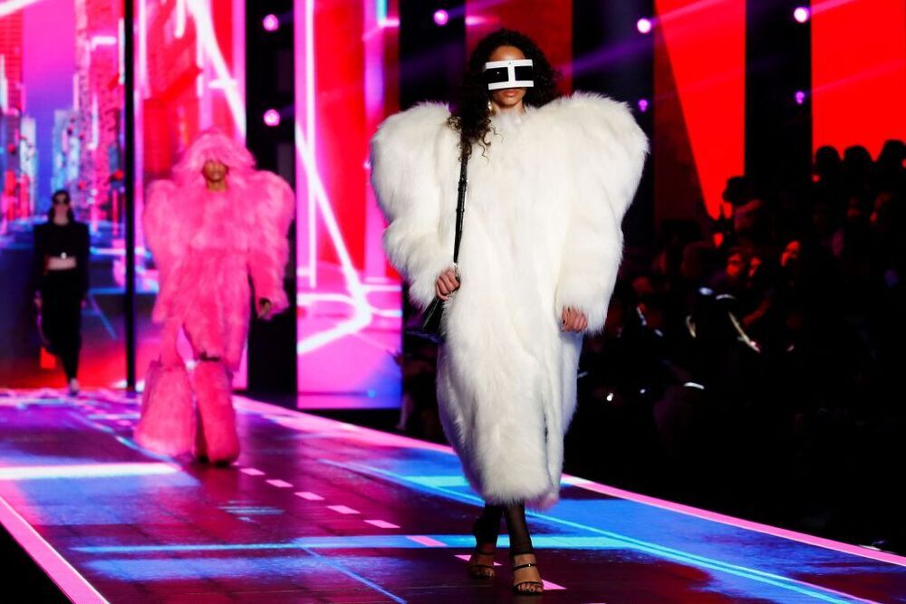 Dolce & Gabbana apuesta por las hombreras marcadas