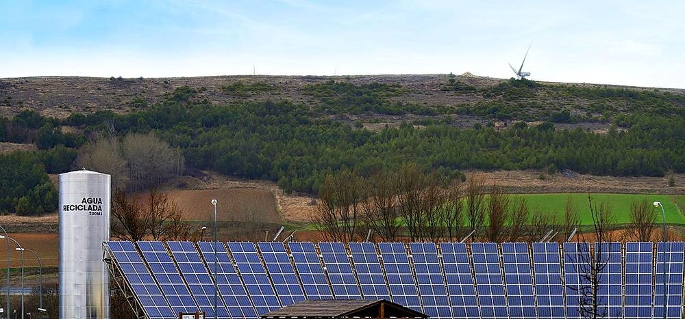 Los paneles solares y el reciclado de agua permite reducir las emisiones de la planta de Burgos.