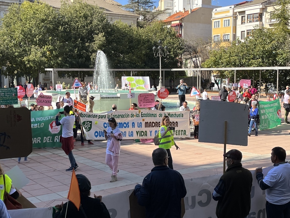 El ‘No a las macrogranjas’ toma las calles de Cuenca