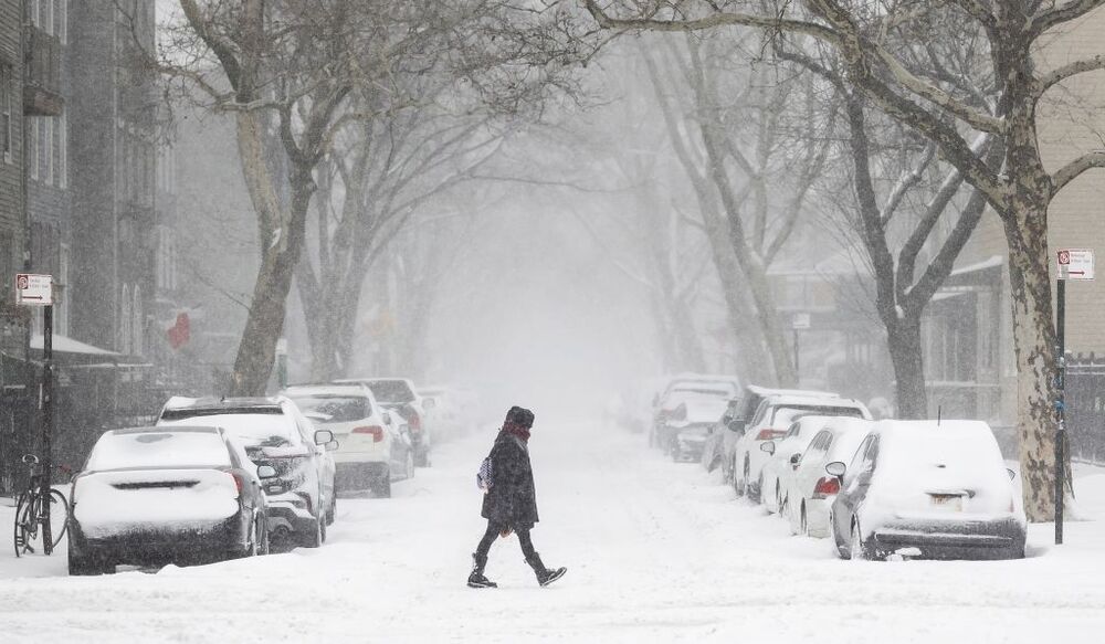 Snow Storm in New York  / JUSTIN LANE