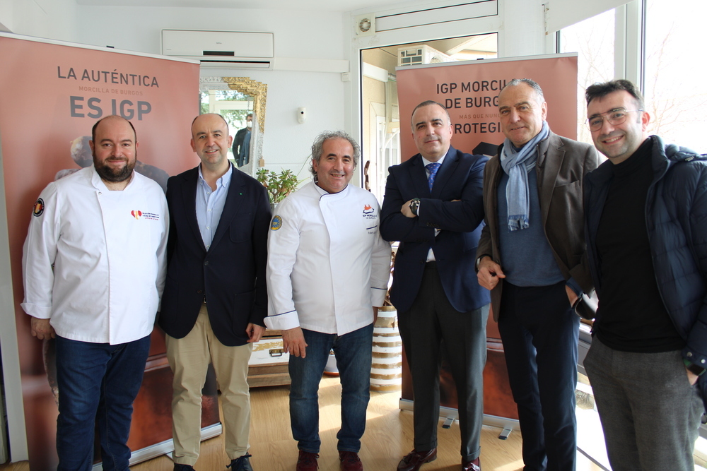 Representantes de CEOE-Cepyme y el Ayuntamiento apoyaron con su presencia la iniciativa gastronómica.