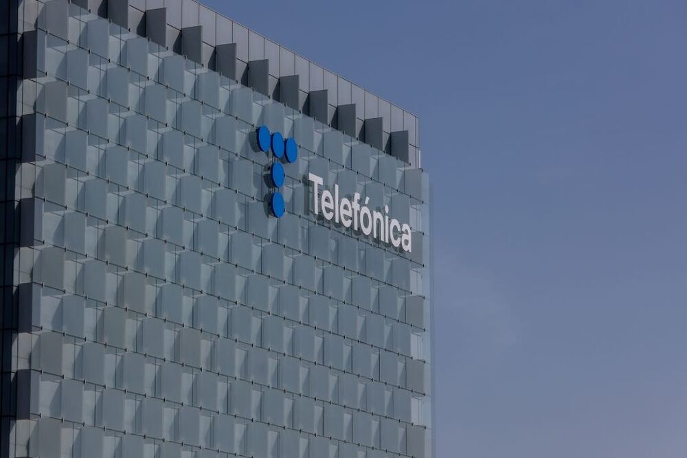 Imagen de la fachada de Telefónica en Madrid