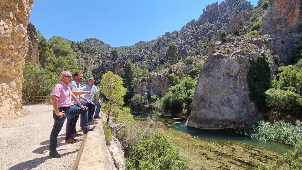 Escudero contempló la belleza del Valle del Cabriel  
