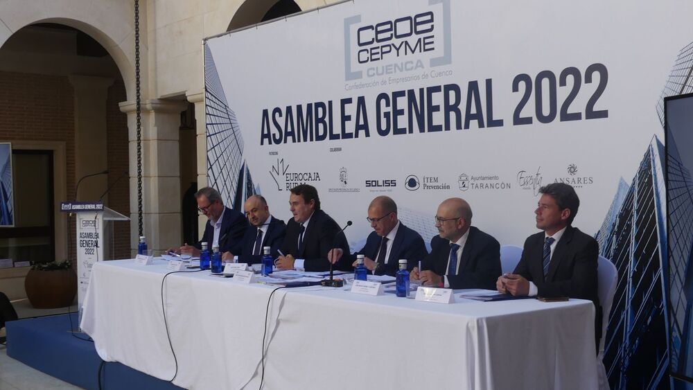Numerosos empresarios de la provincia acudieron ayer a la asamblea general de CEOE Cepyme Cuenca, que se celebró en el Hotel Ansares, de Tarancón. 