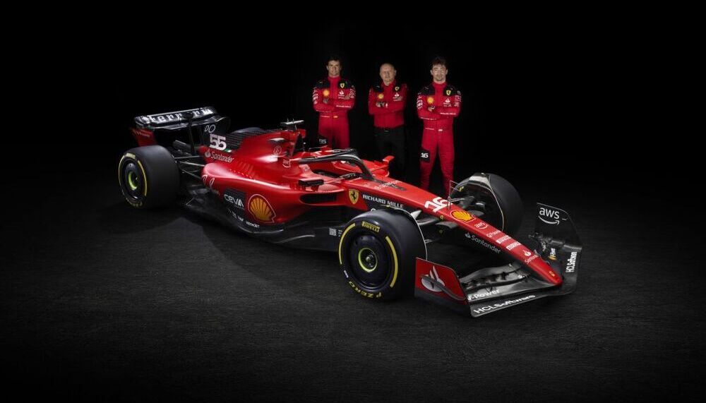 Ferrari presenta su nuevo 'SF-23' en pista