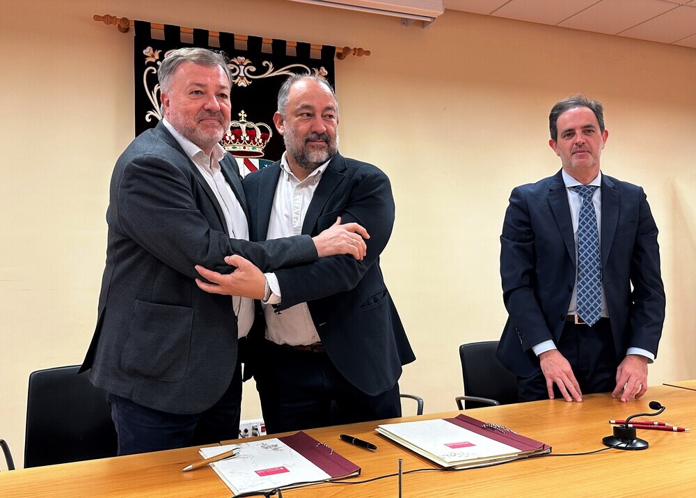 Firma del convenio marco de UFIL en la Escuela Politécnica de Cuenca.