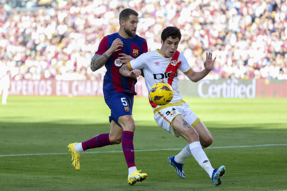 El Barça evita una 'caraja' completa en Vallecas