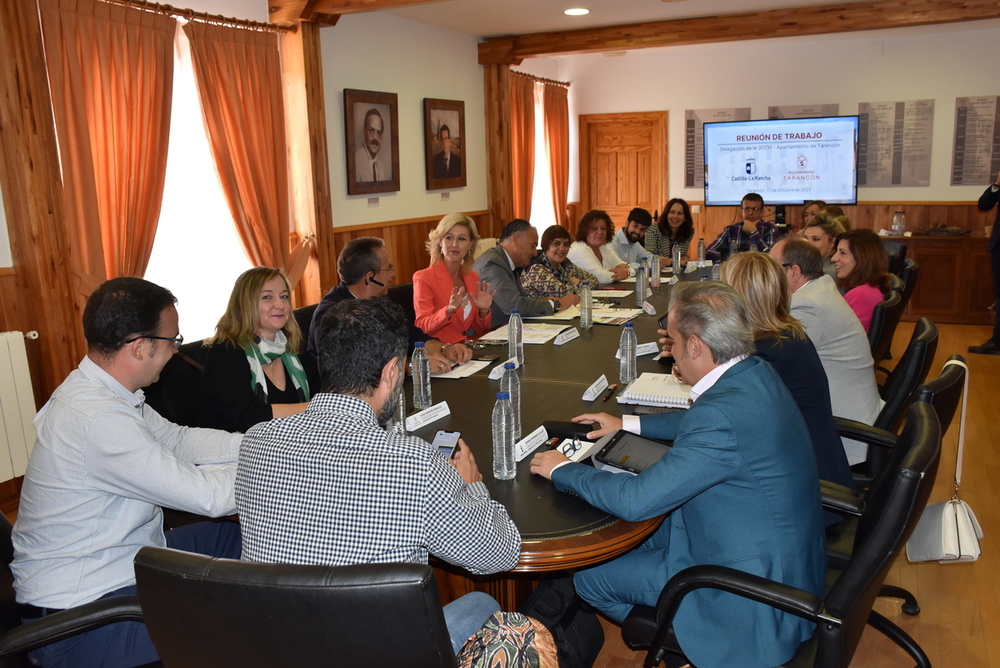  La primera reunión itinerante de la Delegación Provincial de la JCCM ha tenido lugar en el Ayuntamiento de Tarancón. 