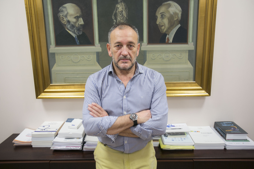 Carlos Molina, presidente del Colegio Oficial de Médicos de Cuenca.