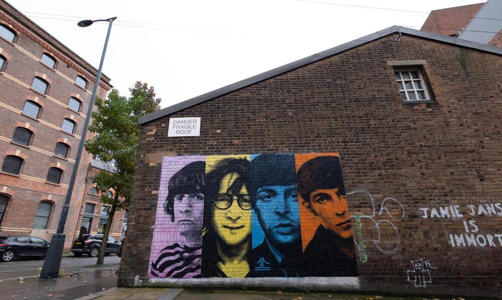 Mural de The Beatles en Liverpool. 