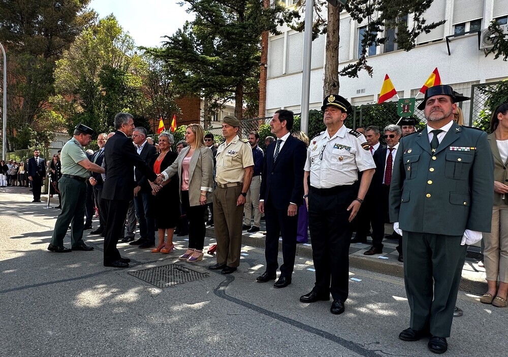 Distintos momentos de la toma de posesión de la nueva jefa de la Comandancia de la Guardia Civil de Cuenca.