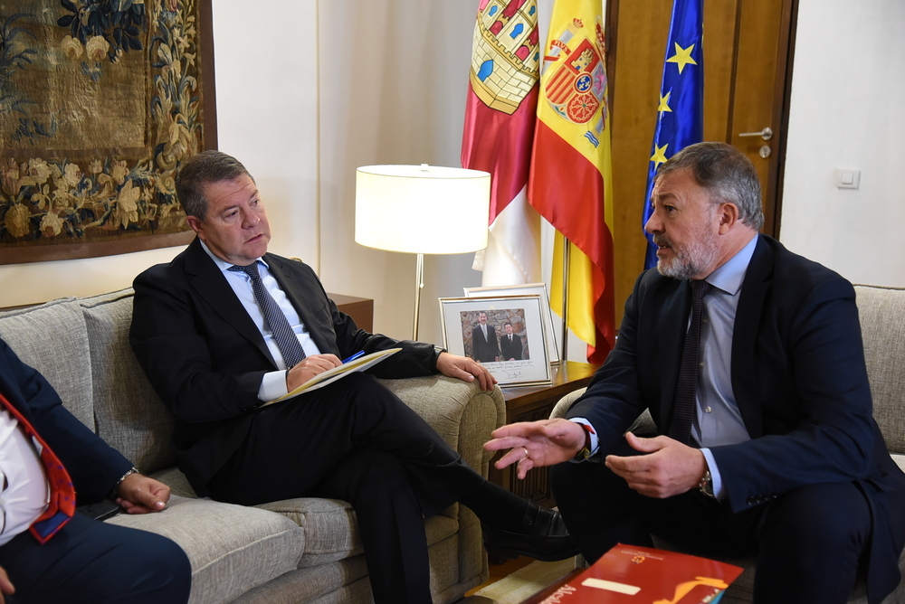 Imágenes del encuentro entre el presidente regional y el alcalde de Cuenca.