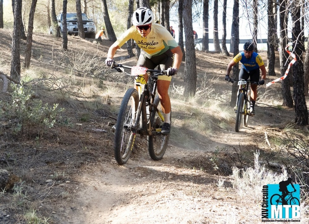 Calaf y Plaza se imponen en el sexto Trofeo MTB Benitense