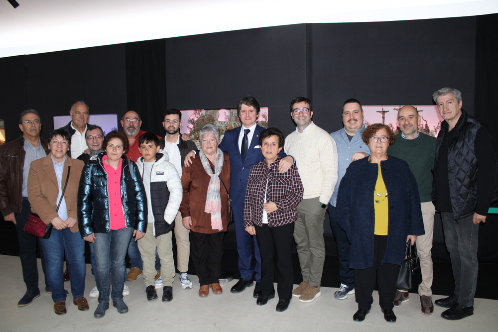 Autoridades, belenistas y cofrades en la inauguración de las exposiciones del Museo de Arte Contemporáneo. 