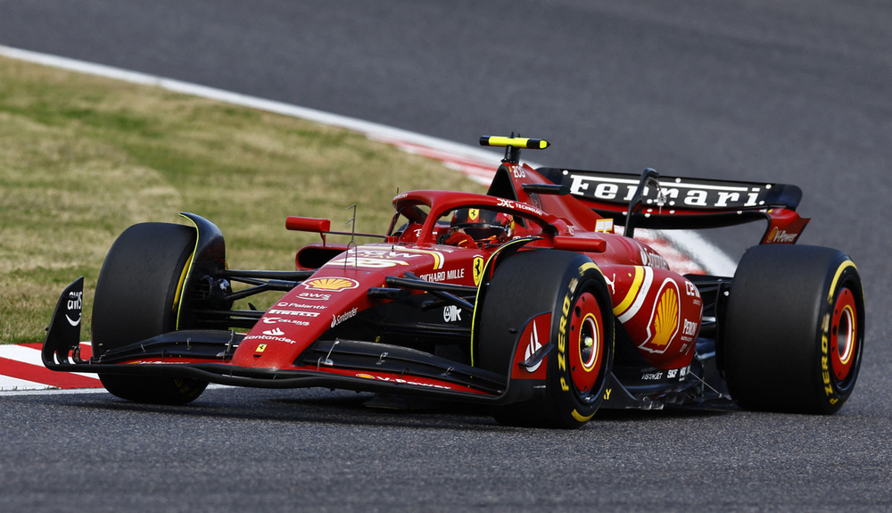 Verstappen gana en Suzuka por delante de 'Checo' y de Sainz
