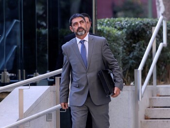 La Generalitat cesa al Mayor Trapero por falta de confianza
