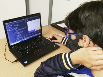 Más de 60 niños aprenden a programar con Globalcaja