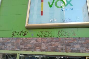 Vox denuncia pintadas en su sede