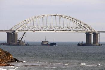 Ucrania ataca plataformas petrolíferas rusas en mar el Negro
