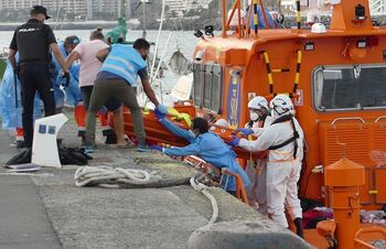 Salvamento desembarca en Gran Canaria y Lanzarote a 91 migrantes
