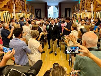 Rajoy se da un baño de multitudes en Cuenca