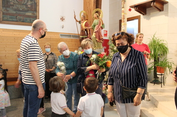 La ofrenda inicia las fiestas de San Víctor y Santa Corona