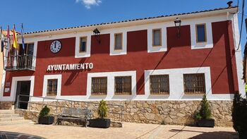 El Ayuntamiento de Fuentenava de Jábaga estrena reloj