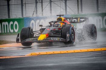 Alonso y Sainz siguen la estela de Verstappen