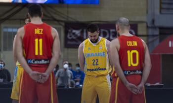 España acerca el Mundial ante una Ucrania en vilo