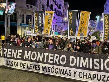 Cientos de personas marchan en Madrid por el 25N