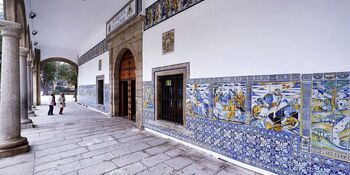 La cerámica del pórtico del Prado en Talavera vuelve a relucir