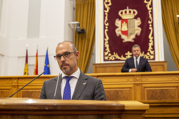 Bellido defiende que las Cortes no traten debates nacionales