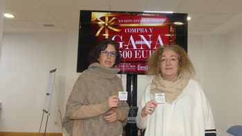Juan Moreno y África Cotillas, ganadores del 'Compra y gana'