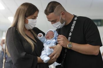 Nace el primer bebé en España de una mujer trasplantada de útero