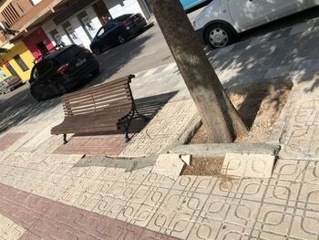 El Ayuntamiento reparará la plaza de Santa Ana