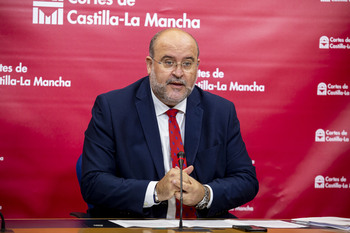 La Junta respeta la decisión del PSOE y la movilización del PP
