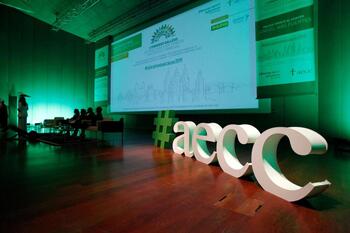 La AECC atiende a más de 140.000 personas en 2022