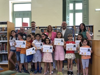 Dolz entrega los premios del concurso 'La Oca Lectora'