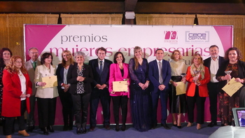 Ana Valladolid, de Rubiocar, recibe el premio Mujer Empresaria